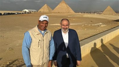 رئيس وزراء أرمينيا يزور منطقة الأهرامات
