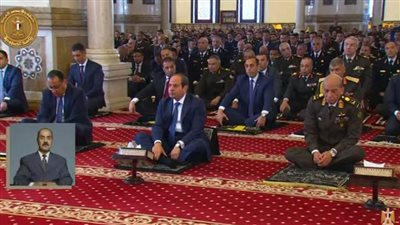 عاجل.. الرئيس السيسي يؤدي صلاة الجمعة بمسجد المشير بمناسبة يوم الشهيد (فيديو)