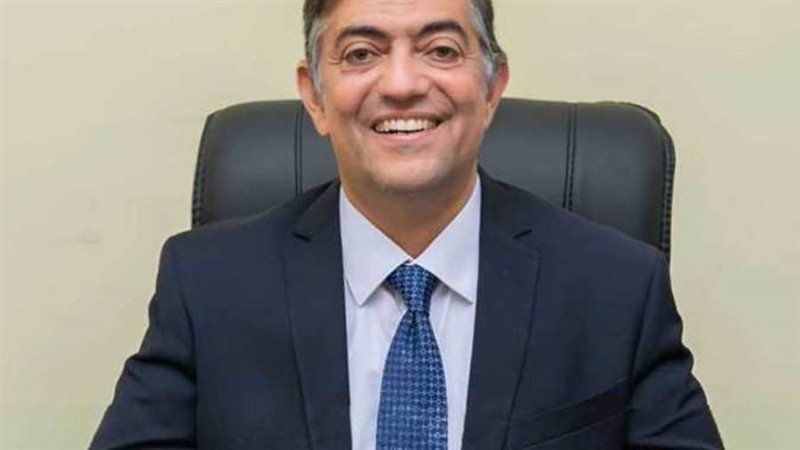 هشام عبدالعزيز