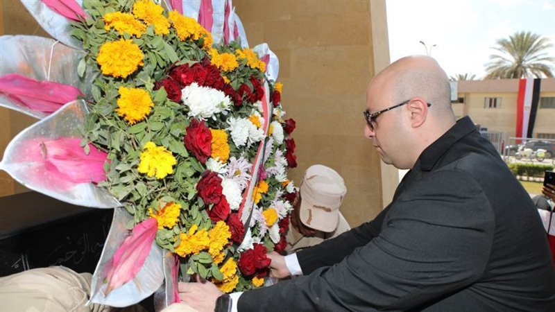 إكليل الزهور على