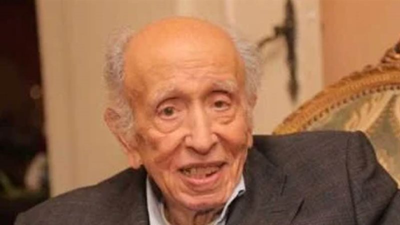 الكاتب الصحفي القدير