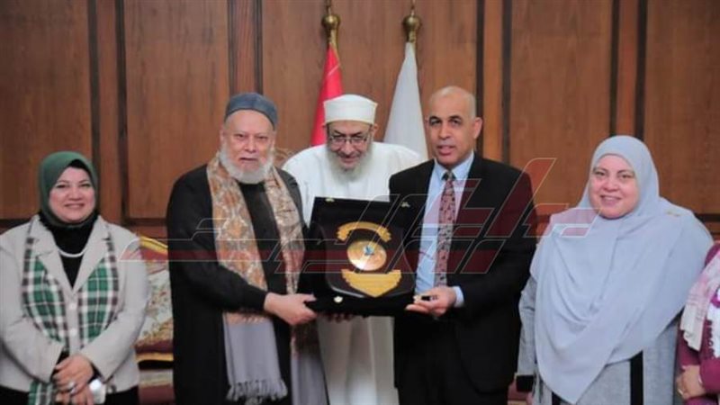 خلال التكريم