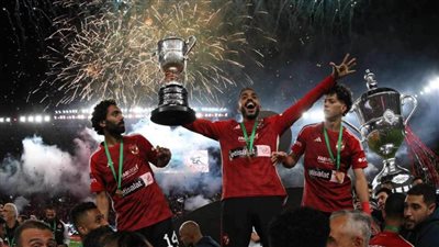 الخطيب يهنئ لاعبي الأهلي وجهازهم الفني بالكأس ويشيد بالدور الكبير للجماهير