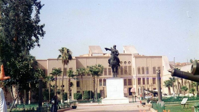 مدخل المتحف الحربي