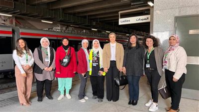 احتفالا باليوم العالمي للمرأة ..  يوم كامل بقيادة السيدات لتشغيل محطة القطار الكهربائي