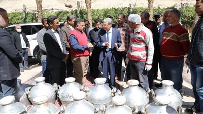 محافظ المنيا يتفقد مشروع قدرة الفول لتوزيعها يومياً بالمجان على الأسر الأكثر احتياجاً