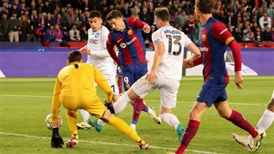 برشلونة يتخطى نابولي ويتأهل لربع نهائي دوري الأبطال