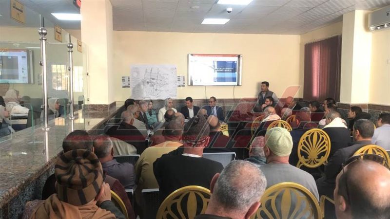 خلال الجلسة