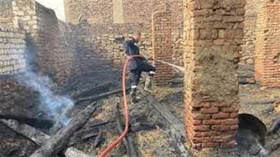 محافظ أسوان يتابع جهود السيطرة على حريق أبوغلاب بالرمادي إدفو