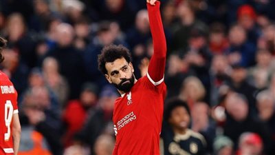 محمد صلاح يوزع حلويات رمضانية بحفلة فوز ليفربول على سبارتا براج بالدوري الأوروبي