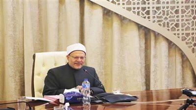 عاجل.. مفتي الجمهورية: يجوز للمرأة الثرية أن تخرج زكاة الفطر ما دام زوجها لا يعمل