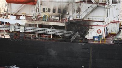 إصابة سفينة بصاروخ في البحر الأحمر 