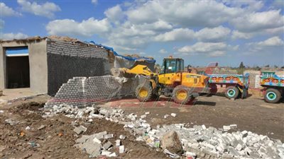 تنفيذ 6 قرارات إزالة على أملاك الدولة بمساحة 1837 م2 ببيلا في كفر الشيخ