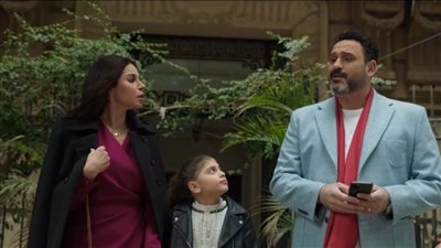 أكرم حسني يخسر أسرته بالتدريج في الحلقة السادسة من 