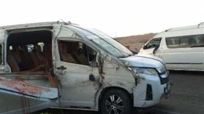 محافظ الشرقية يطمئن على مصابي حادث انقلاب سيارة ميكروباص تقل طلاب إحدى الجامعات 