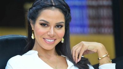 نسرين أمين: 