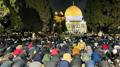 عاجل.. 55 ألف مصل يؤدون صلاتي العشاء والتراويح في المسجد الأقصى