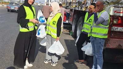 مستقبل وطن يوزع ٥ آلاف وجبة في المنازل وعلى سائقي الشاحنات المتجهة لـ