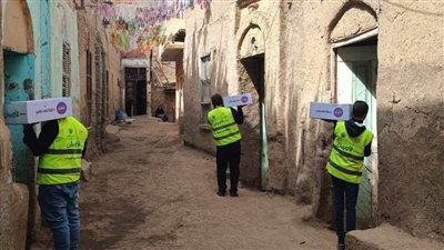 توزيع 10 آلاف كرتونة على الأولى بالرعاية بقرى بني سويف