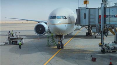 واشنطن: وصول أول رحلة تقل أمريكيين فارين من هايتي إلى ميامي