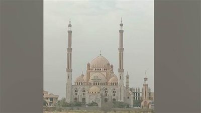 الداخلية تصلح الطبقة الأسفلتية بمحيط مسجد ليلة القدر بعد تداول شكاوي عبر الفيسبوك 