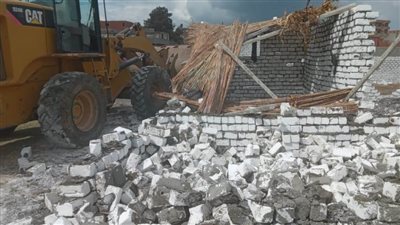 إزالة 5 حالات تعدٍ على الأراضي الزراعية وأملاك الدولة بالبحيرة