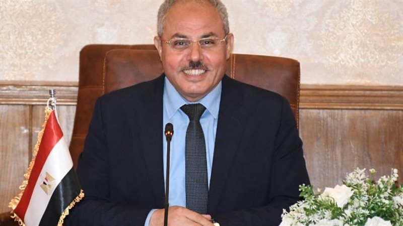 رئيس جامعة القناة