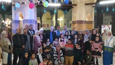 «قانوش» يشارك أطفال 