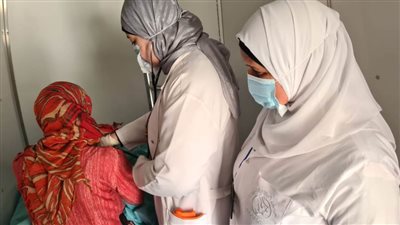 الكشف على ١٥٢٦ مواطنًا في قافلة طبية بقرية الضهرية بالبحيرة