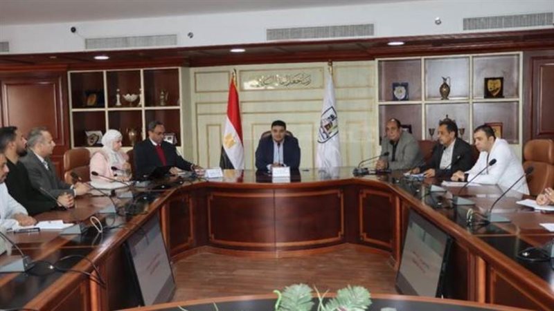 اجتماع نائب محافظ