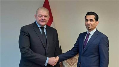 السفير المصري في بغداد يبحث مع وزير النقل العراقي تعزيز التعاون بين البلدين