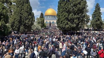 عاجل| 120ألفا يؤدون صلاة الجمعة في رحاب الأقصى رغم قيود الاحتلال الإسرائيلي