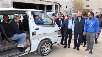 القليوبية تعلق لافتات في المواقف بالتعريفة الجديدة وتلقي الشكاوى على مدار الساعة