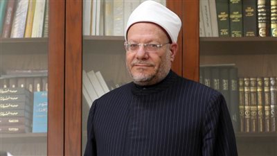 مفتي الجمهورية: يحرم على الحائض الصيام والصلاة ومس المصحف