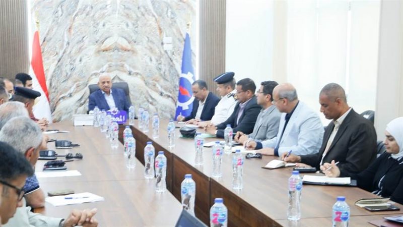 محافظ السويس يعتمد