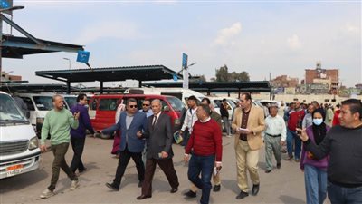 سكرتير بني سويف يتابع انتظام الخدمة والالتزام بالأجرة المقررة بعد الزيادة الجديدة