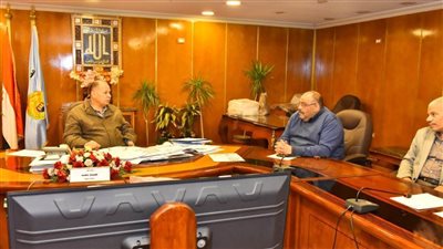 محافظ أسيوط يستعرض البرامج الثقافية الإضافية خلال شهر رمضان المبارك