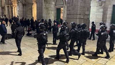 عاجل.. الاحتلال يقتحم المصلى القبلي في المسجد الأقصى