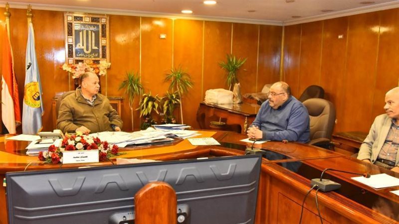 لقاء محافظ أسيوط