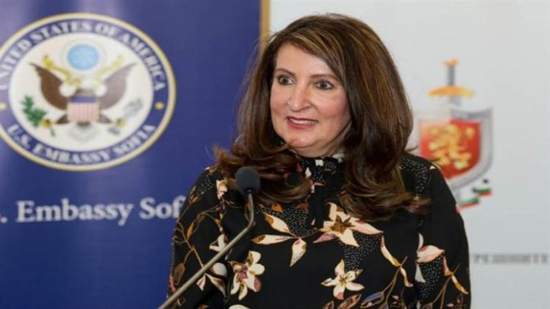 السفيرة الأمريكية