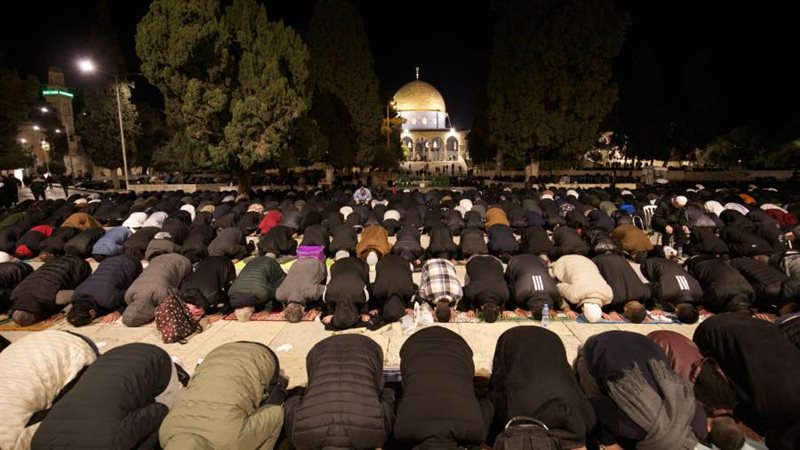 صلاة العشاء في المسجد