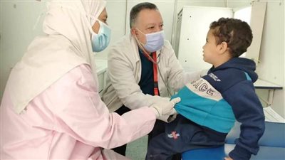 صحة المنيا توقع الكشف بالمجان على 1798 حالات خلال قافلة طبية بقرية اسطال