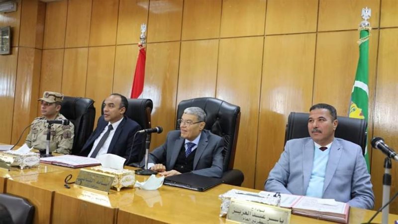 محافظ المنيا خلال