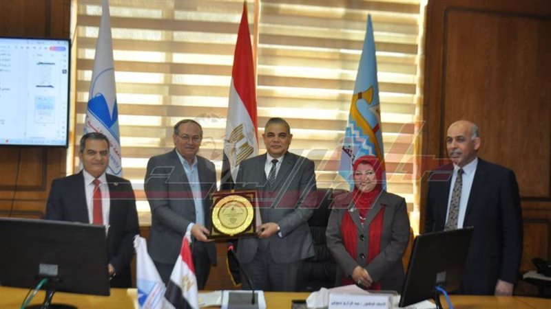 خلال التكريم