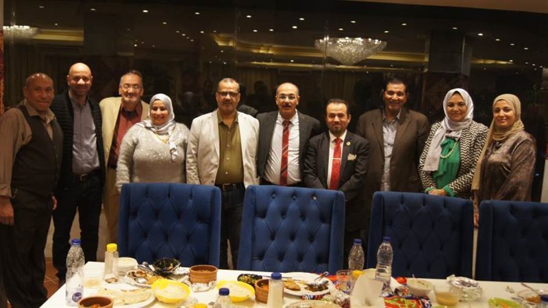 على هامش افطار العلوم