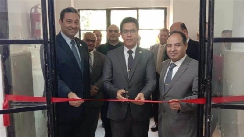 رئيس جامعة بنها يفتتح