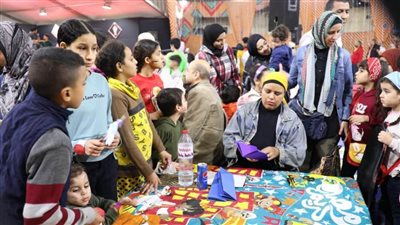 بحضور جماهيري كبير.. معرض فيصل يواصل فعالياته الثقافية والفنية