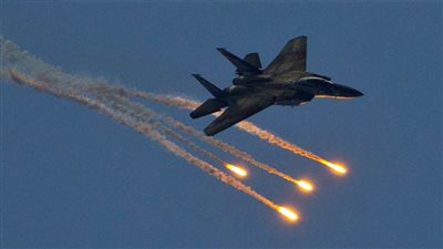 إصابة مدنيين سوريين اثنين جراء قصف جوي إسرائيلي استهدف محيط دمشق