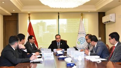 رئيس الرعاية الصحية يطلِّع على مقترح استثمار أصول الهيئة