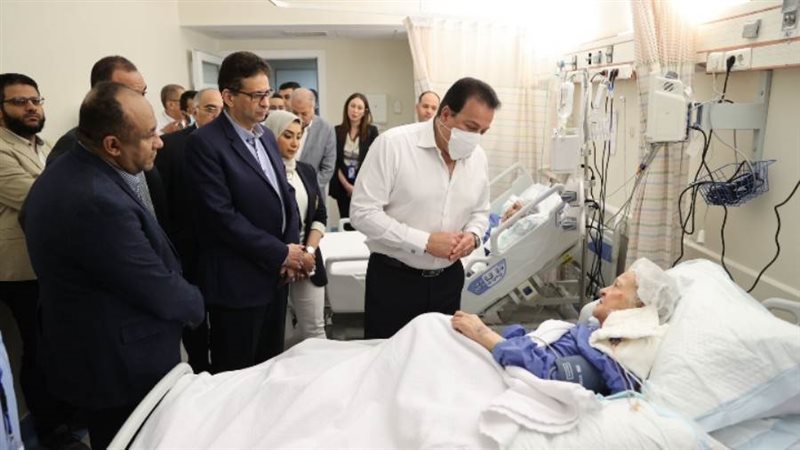 وزير الصحة بمشروع